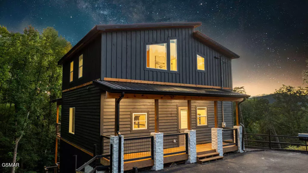 4142 Dolly's DR, Sevierville, TN 37876