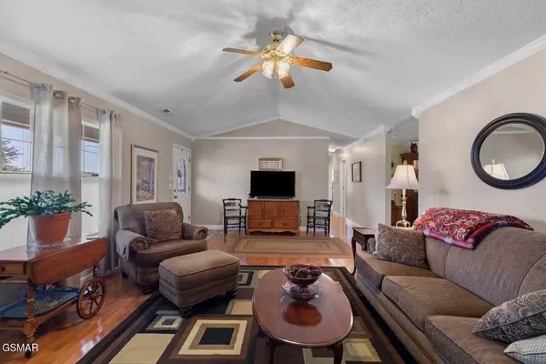 Dandridge, TN 37725,727 Burchfield RD