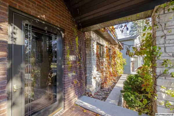 Mason City, IA 50401,125 N Crescent Dr