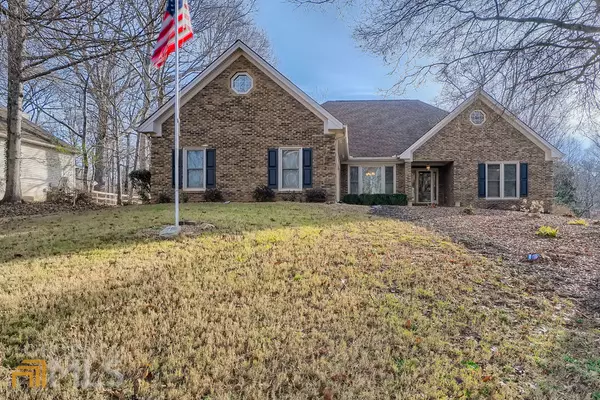 6651 Lake Run, Flowery Branch, GA 30542