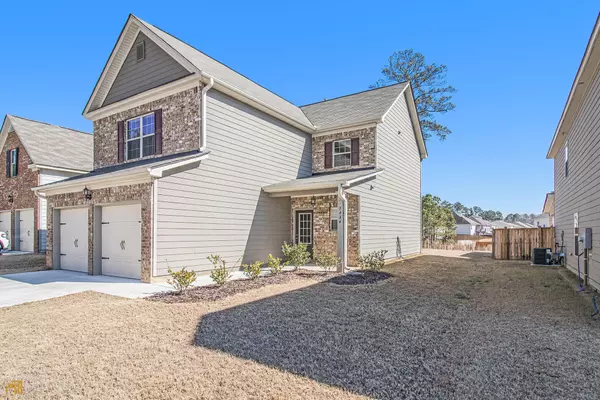 7434 Rudder CIR, Fairburn, GA 30213