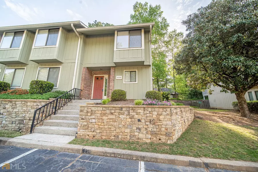 2228 Runnymead Ridge, Marietta, GA 30067