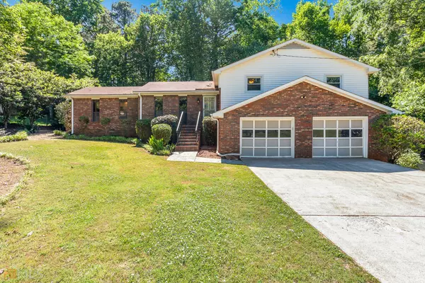 6879 Sky Lane, Acworth, GA 30102