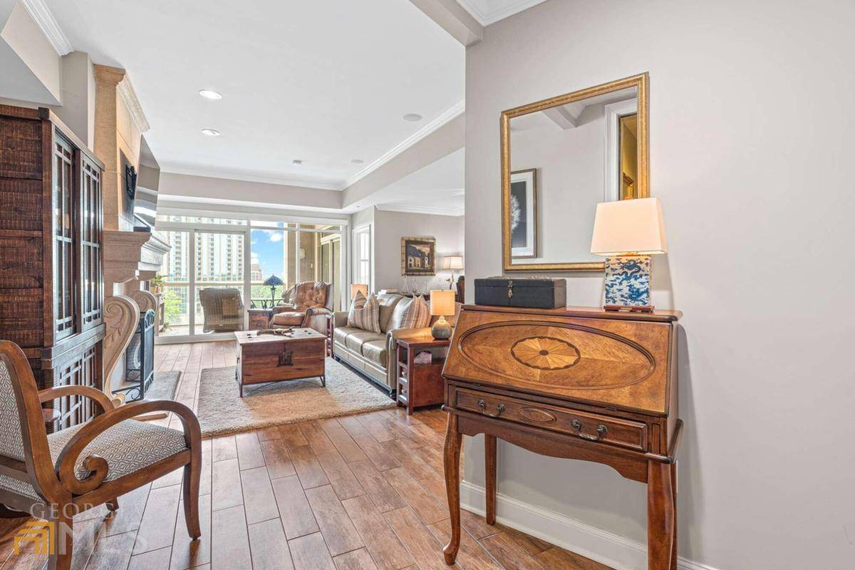 Atlanta, GA 30305,2881 Peachtree RD NE #1004