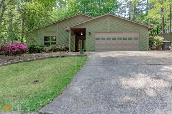 520 Creekwood, Roswell, GA 30076