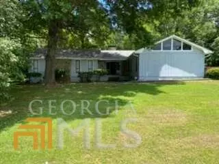 1114 Strawberry, Ellenwood, GA 30294