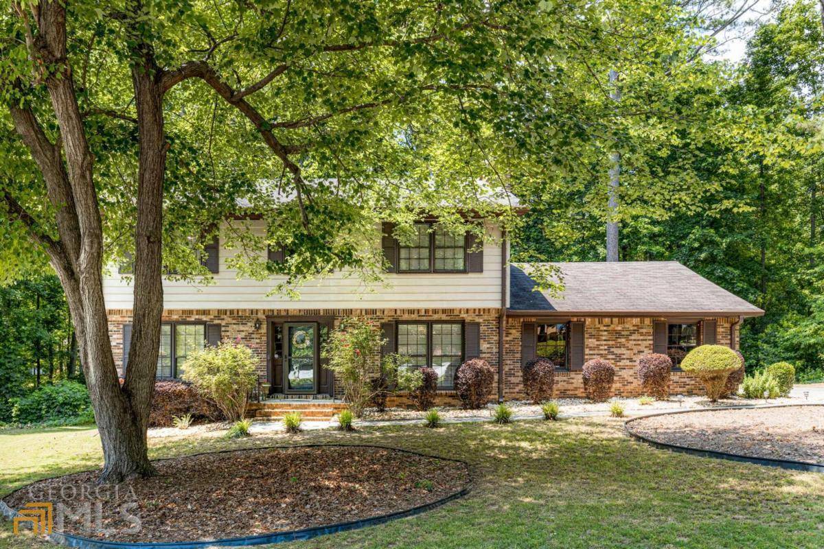 820 Sweet Briar LN SE, Conyers, GA 30094
