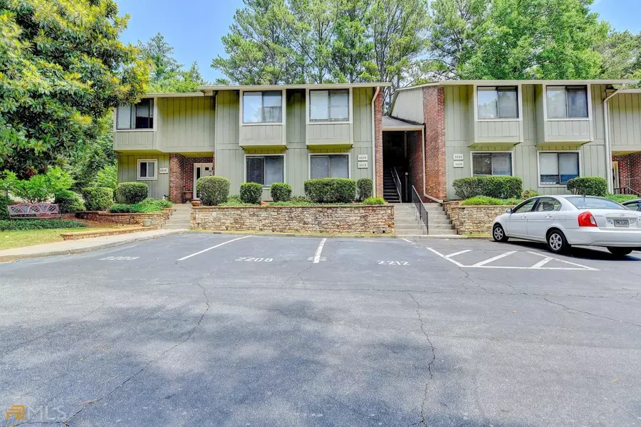 2212 Runnymead, Marietta, GA 30067