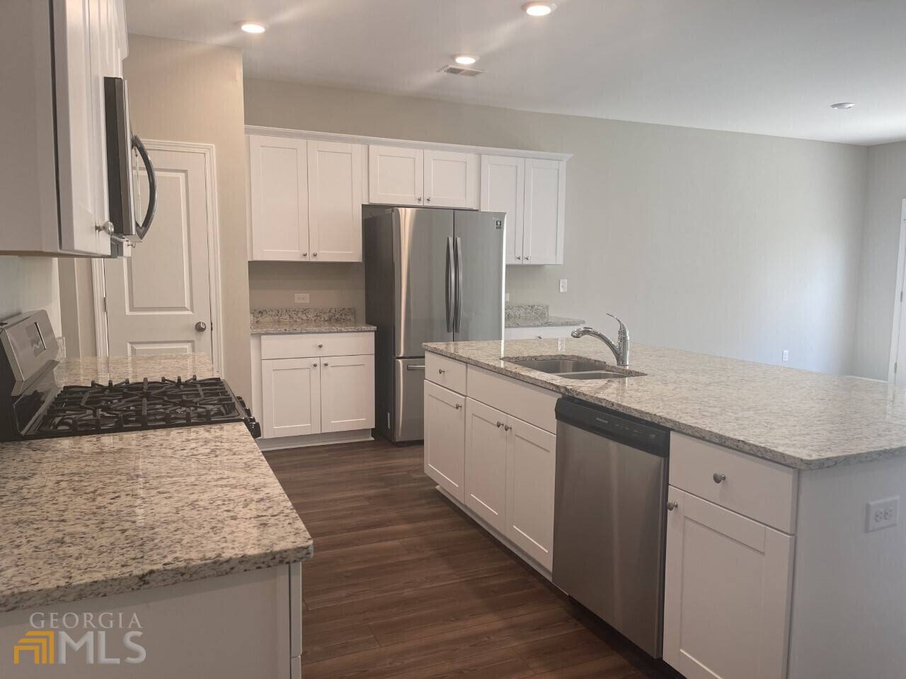 Buford, GA 30518,2040 Lanier Harbor Pointe