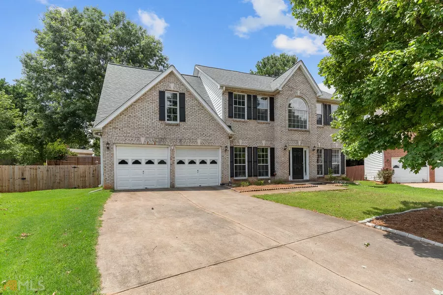 215 River Circle, Lawrenceville, GA 30043