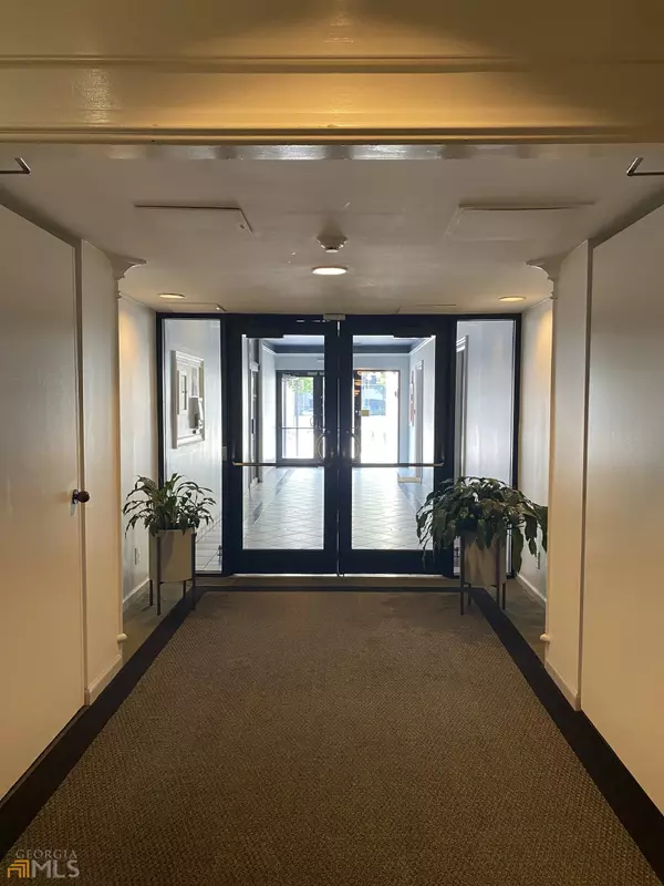 Atlanta, GA 30309,1421 Peachtree ST NE #303