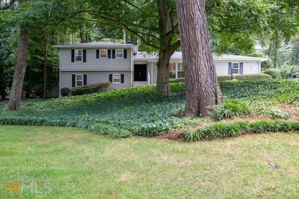Sandy Springs, GA 30342,677 Starlight DR