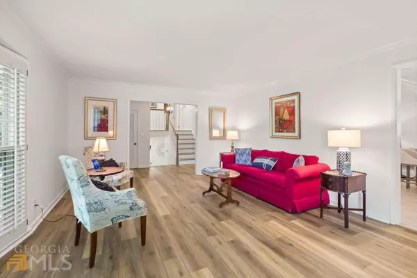 Sandy Springs, GA 30342,677 Starlight DR