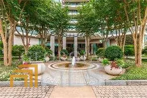 Atlanta, GA 30326,700 Park Regency