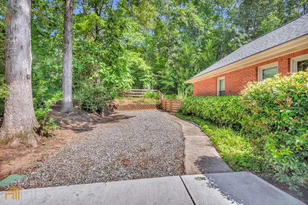 Roswell, GA 30075,895 Ferncroft