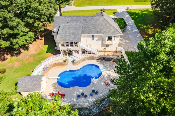 92 Gina DR, Carrollton, GA 30116