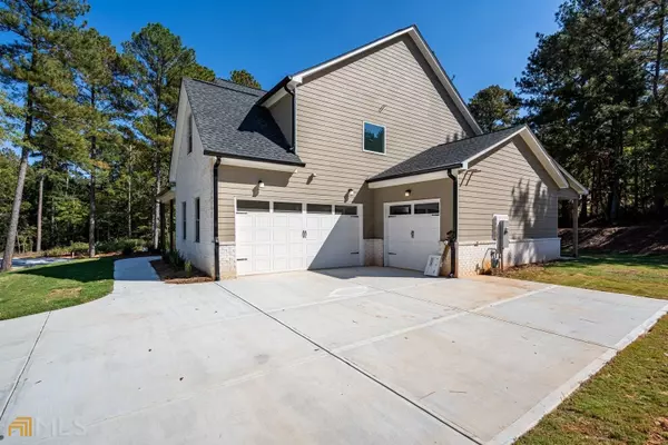 Loganville, GA 30052,304 Brook Hollow LN