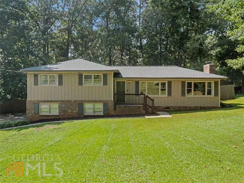 5737 Hillcrest, Acworth, GA 30102