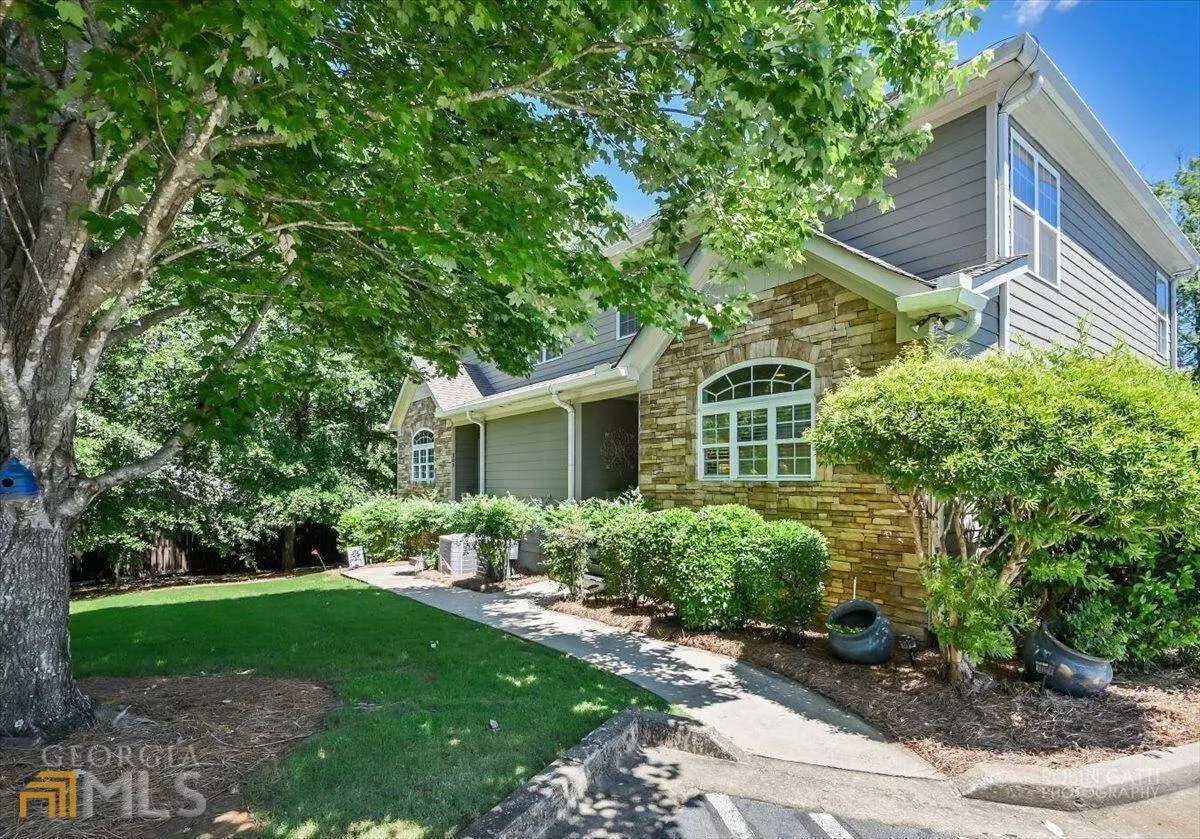 Eatonton, GA 31024,301 Port Laz LN