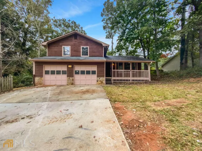 5686 Boggs DR, Stone Mountain, GA 30087