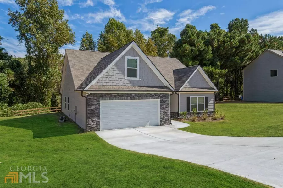 948 Fellowship RD, Fairburn, GA 30213