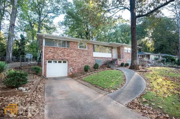 2854 Santa Monica, Decatur, GA 30032