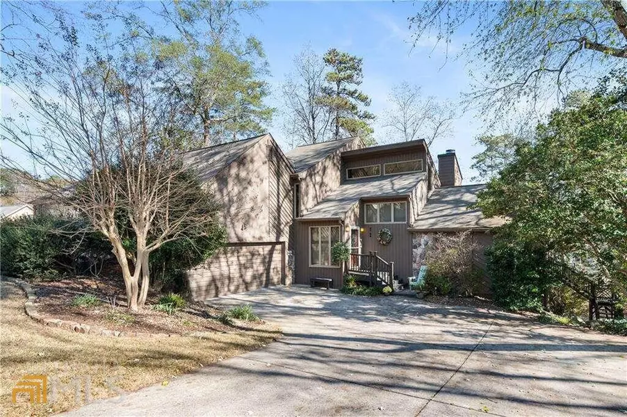 2768 Long Lake DR NE, Roswell, GA 30075