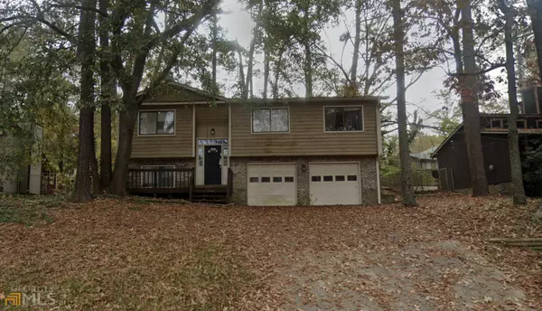 6824 Red Maple, Rex, GA 30273