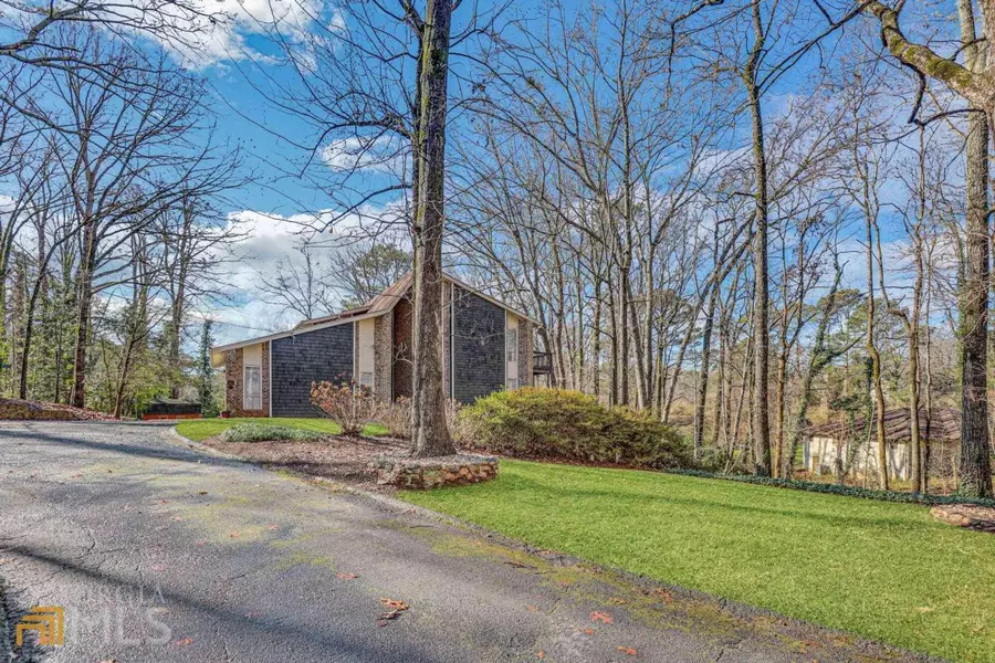 2051 Silversmith LN, Smoke Rise, GA 30087