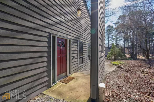 Roswell, GA 30076,9040 Martin RD