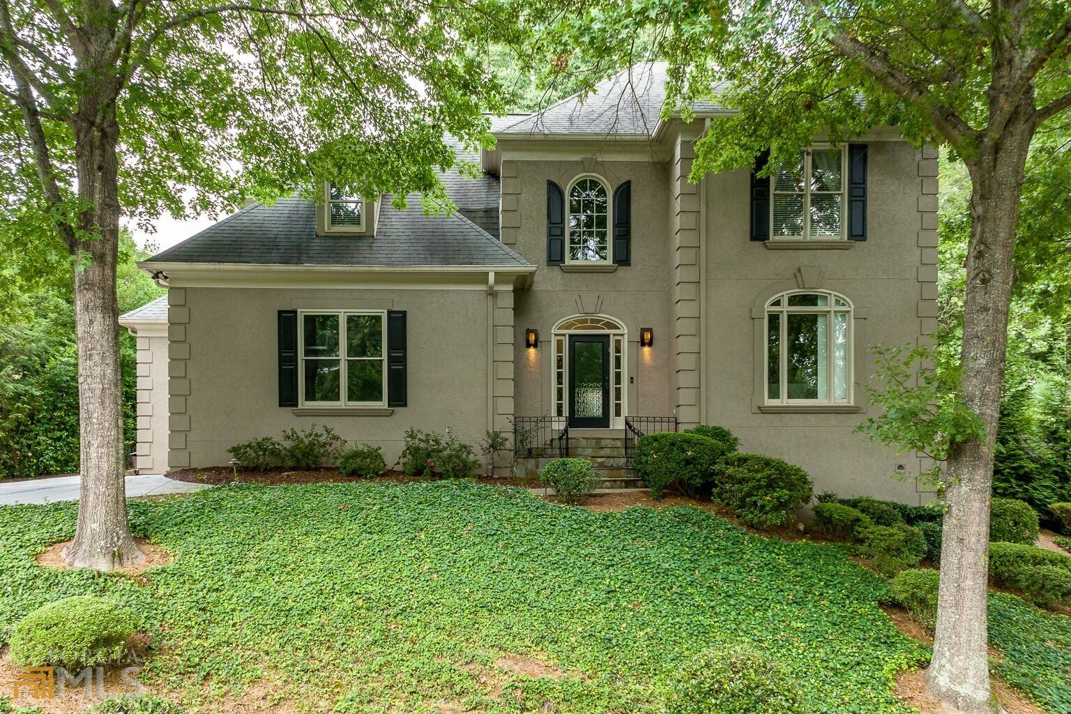 1268 Manor Oaks CT, Dunwoody, GA 30338