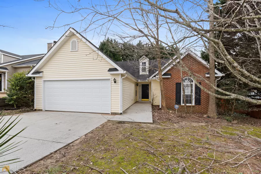 3024 Meadow Glen PASS, Fairburn, GA 30213