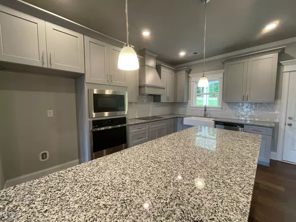 Eatonton, GA 31024,109 Capps LN