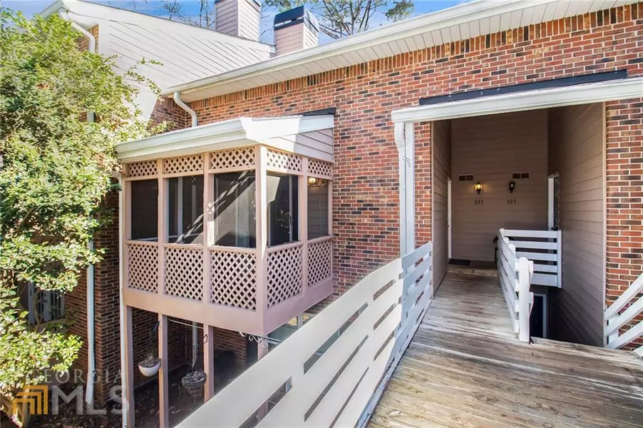 325 Quail RUN, Roswell, GA 30076