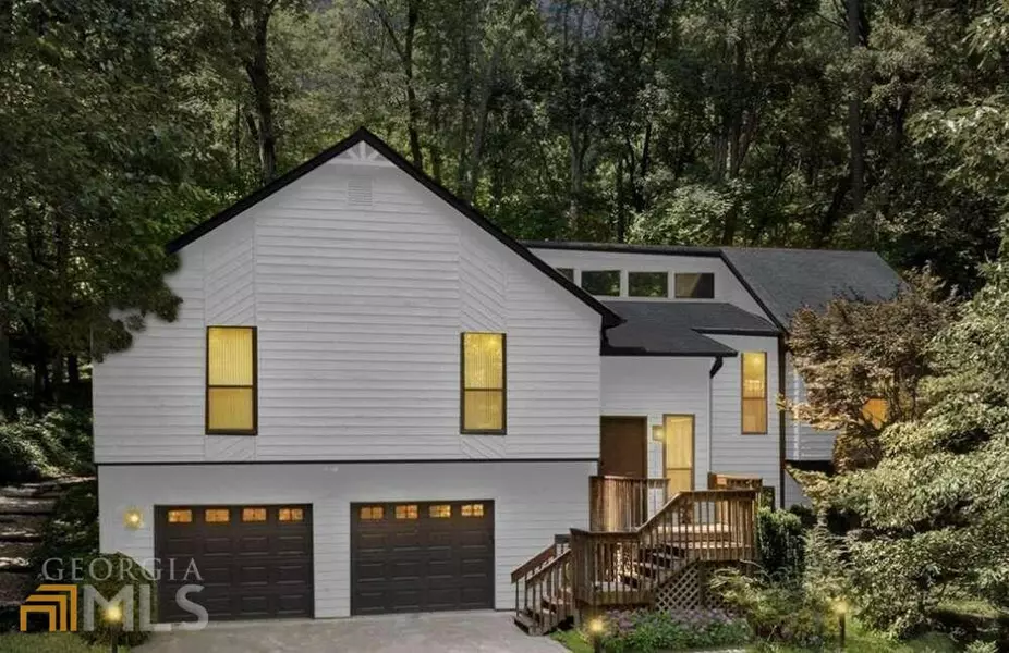 10560 Shallowford RD, Roswell, GA 30075