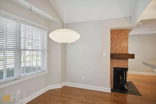 Atlanta, GA 30342,1025 Chastain Park CT NE