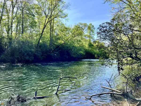 Cleveland, GA 30528,380 River Bend