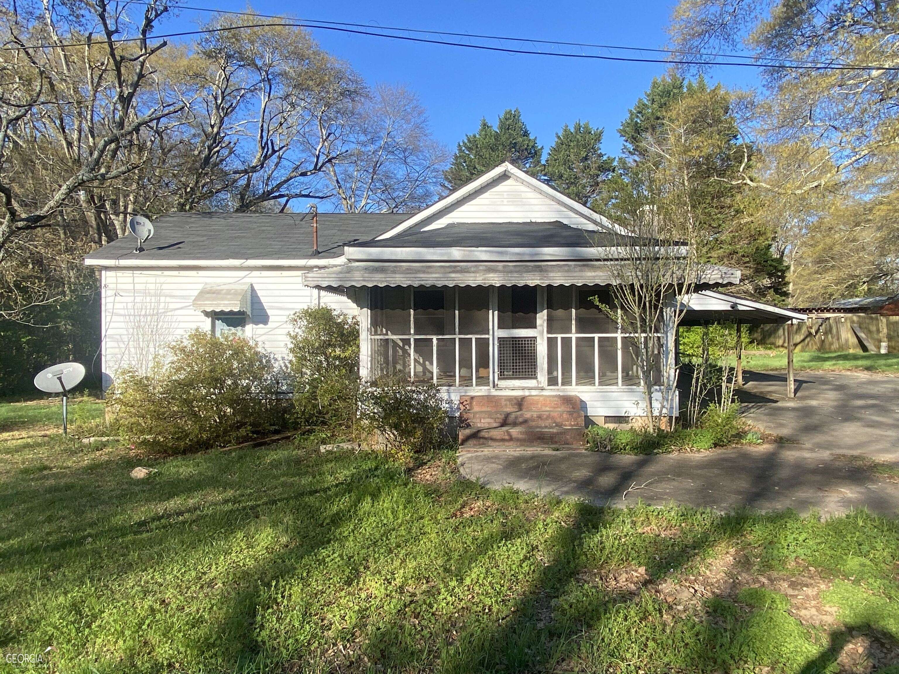 90 Vandiver AVE, Lavonia, GA 30553