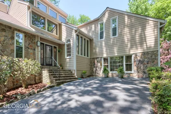 Sandy Springs, GA 30350,7900 Saddle Ridge