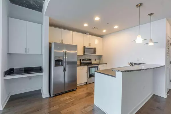 Atlanta, GA 30308,400 W Peachtree ST NW #1512