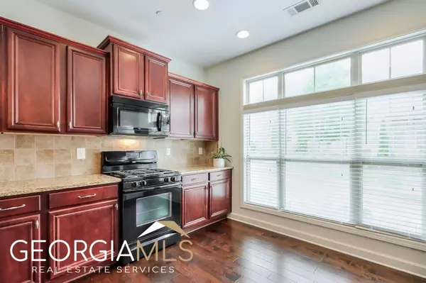 Sandy Springs, GA 30328,7360 Glisten