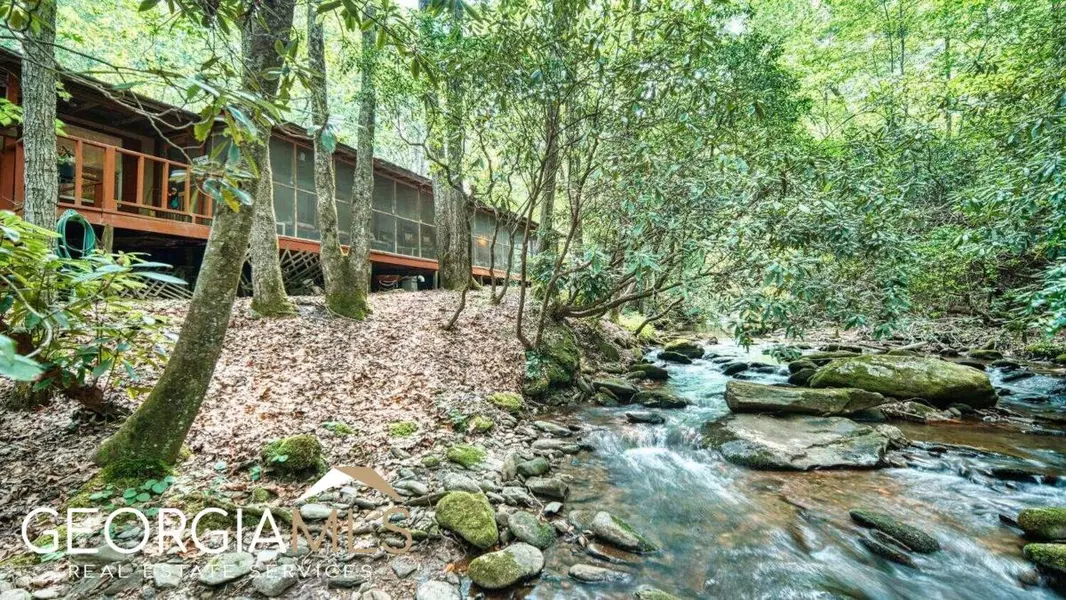 1325 Ruby Lake DR, Hiawassee, GA 30546