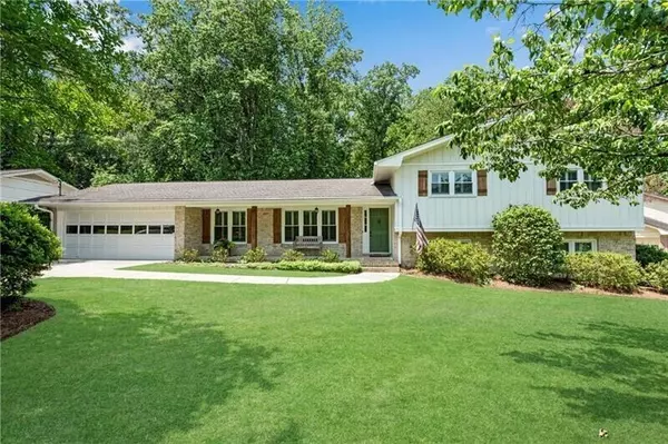 5372 Northchester, Dunwoody, GA 30338