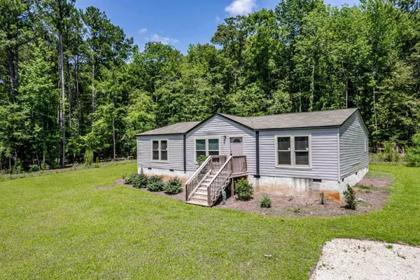 359 River Lake DR, Eatonton, GA 31024