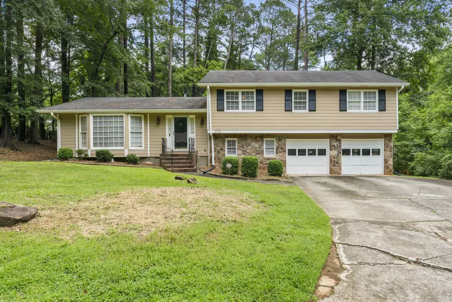 1578 Creekford, Stone Mountain, GA 30088