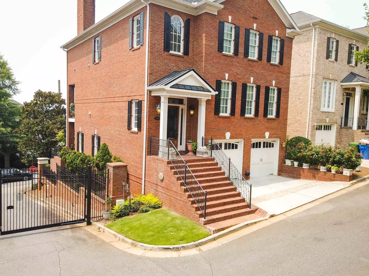 Atlanta, GA 30324,2608 Canterbury TRL NE