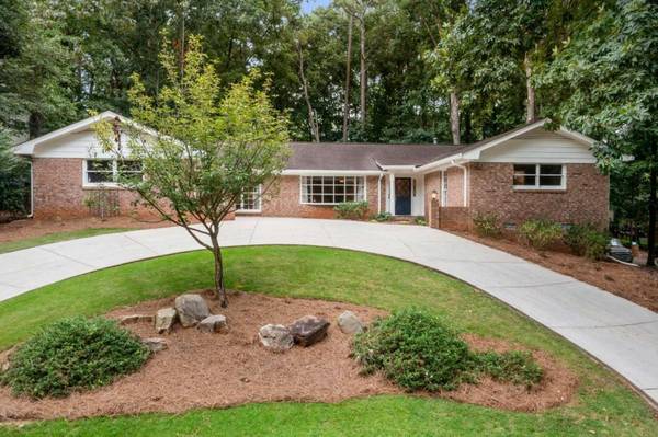 60 Martin Point, Roswell, GA 30076