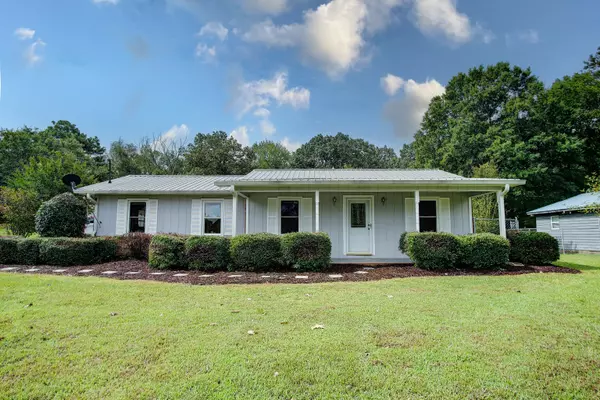 185 Dixie, Calhoun, GA 30701