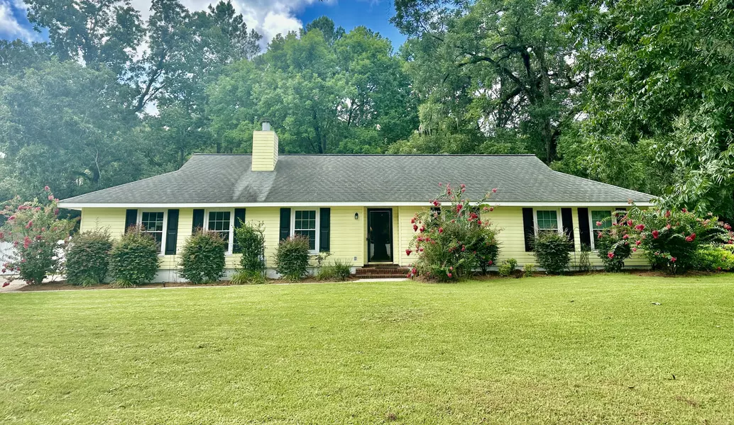 2130 Shawnee DR, Waycross, GA 31501