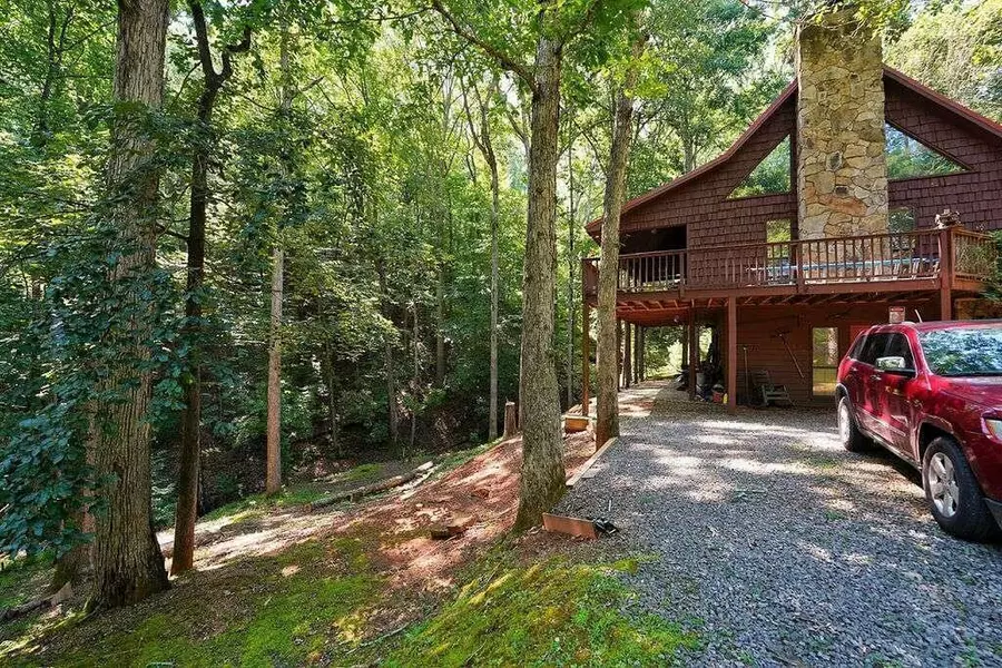 196 Valley View RD, Ellijay, GA 30536